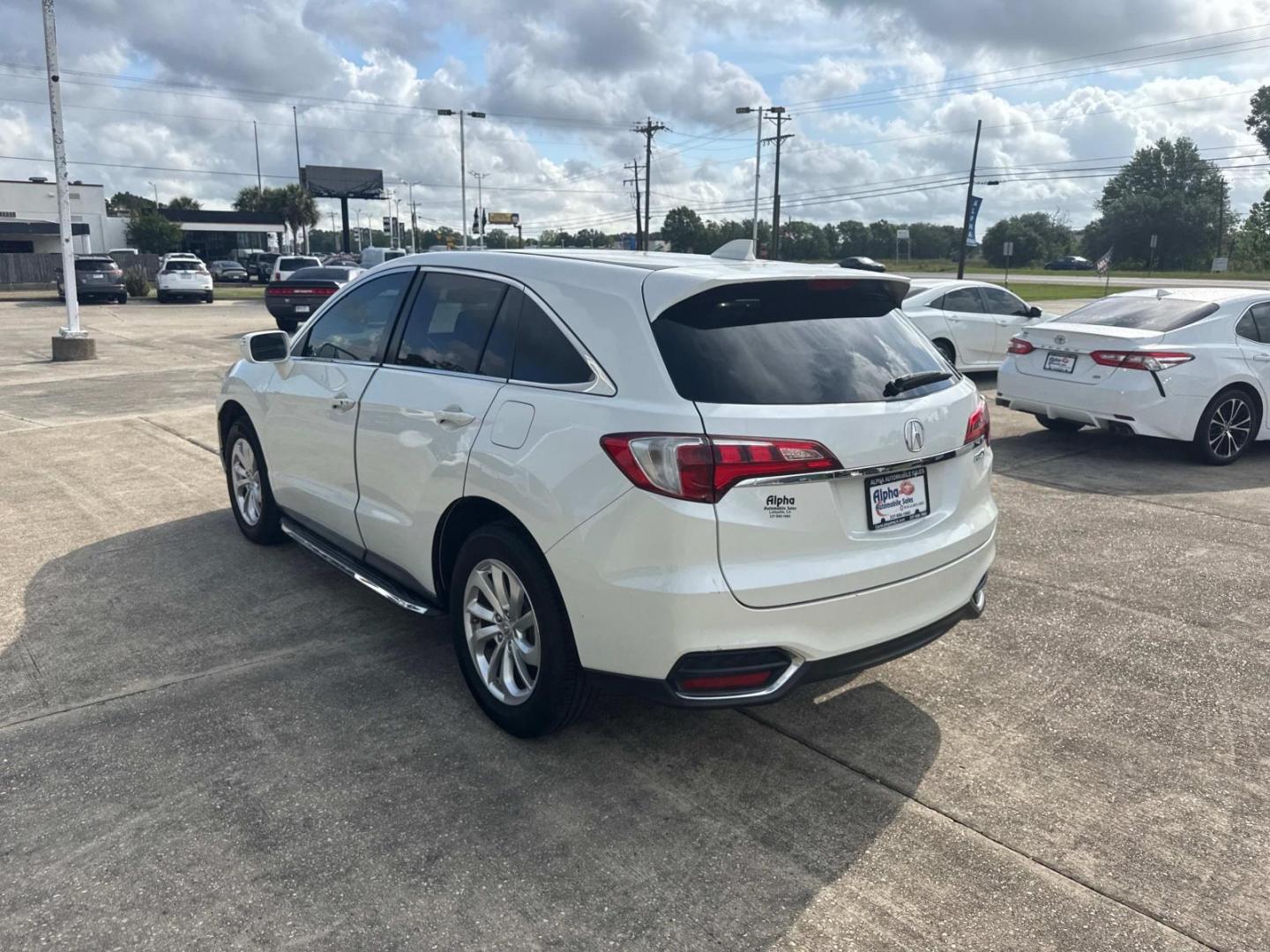 2018 White /Black Acura RDX FWD w/Technology Pkg (5J8TB3H59JL) , Automatic transmission, located at 6904 Johnston St., Lafayette, LA, 70503, (337) 988-1960, 30.143589, -92.100601 - Photo#8