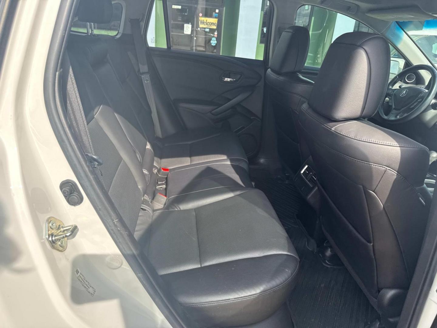 2018 White /Black Acura RDX FWD w/Technology Pkg (5J8TB3H59JL) , Automatic transmission, located at 6904 Johnston St., Lafayette, LA, 70503, (337) 988-1960, 30.143589, -92.100601 - Photo#15