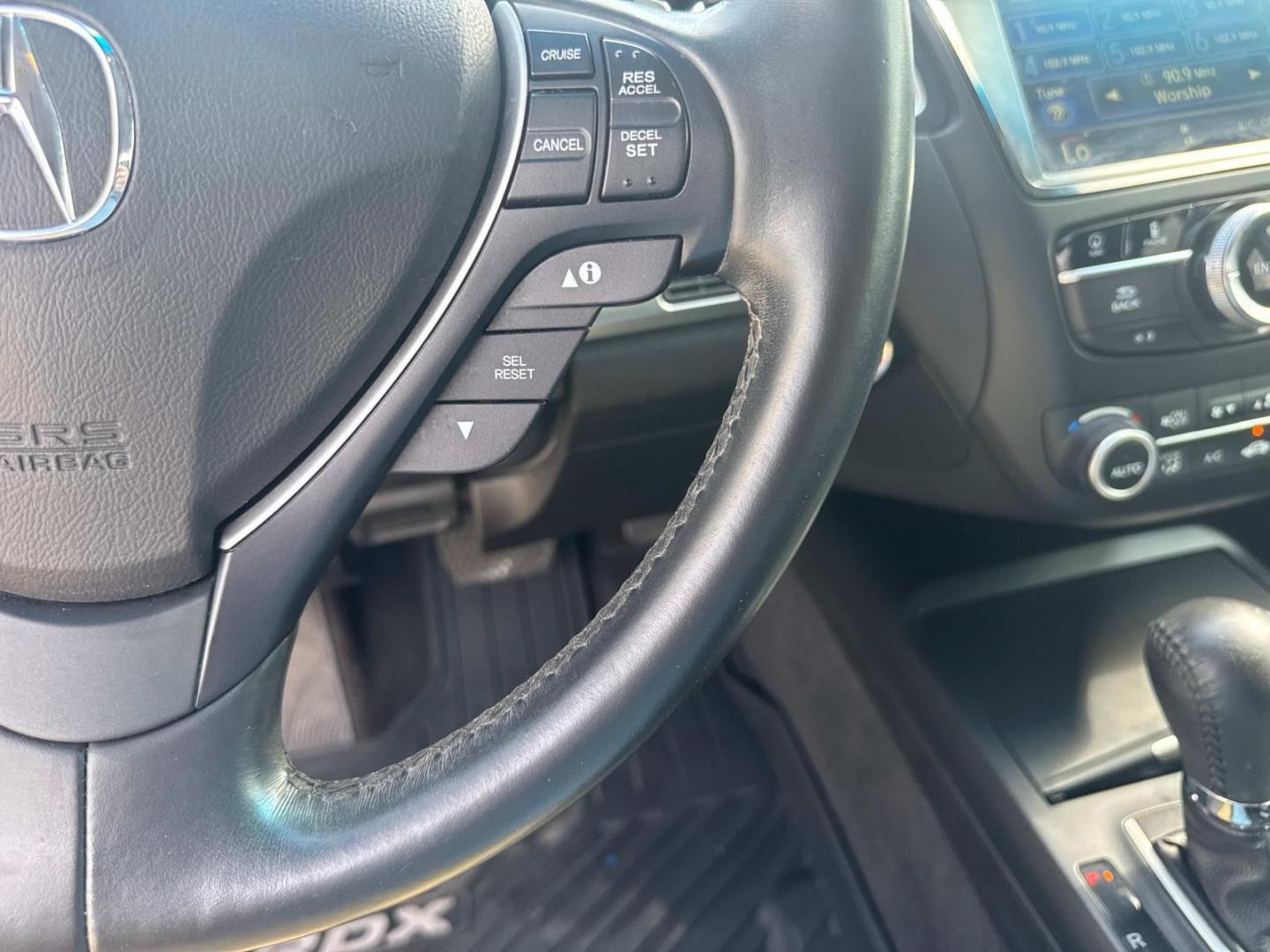 2018 White /Black Acura RDX FWD w/Technology Pkg (5J8TB3H59JL) , Automatic transmission, located at 6904 Johnston St., Lafayette, LA, 70503, (337) 988-1960, 30.143589, -92.100601 - Photo#30