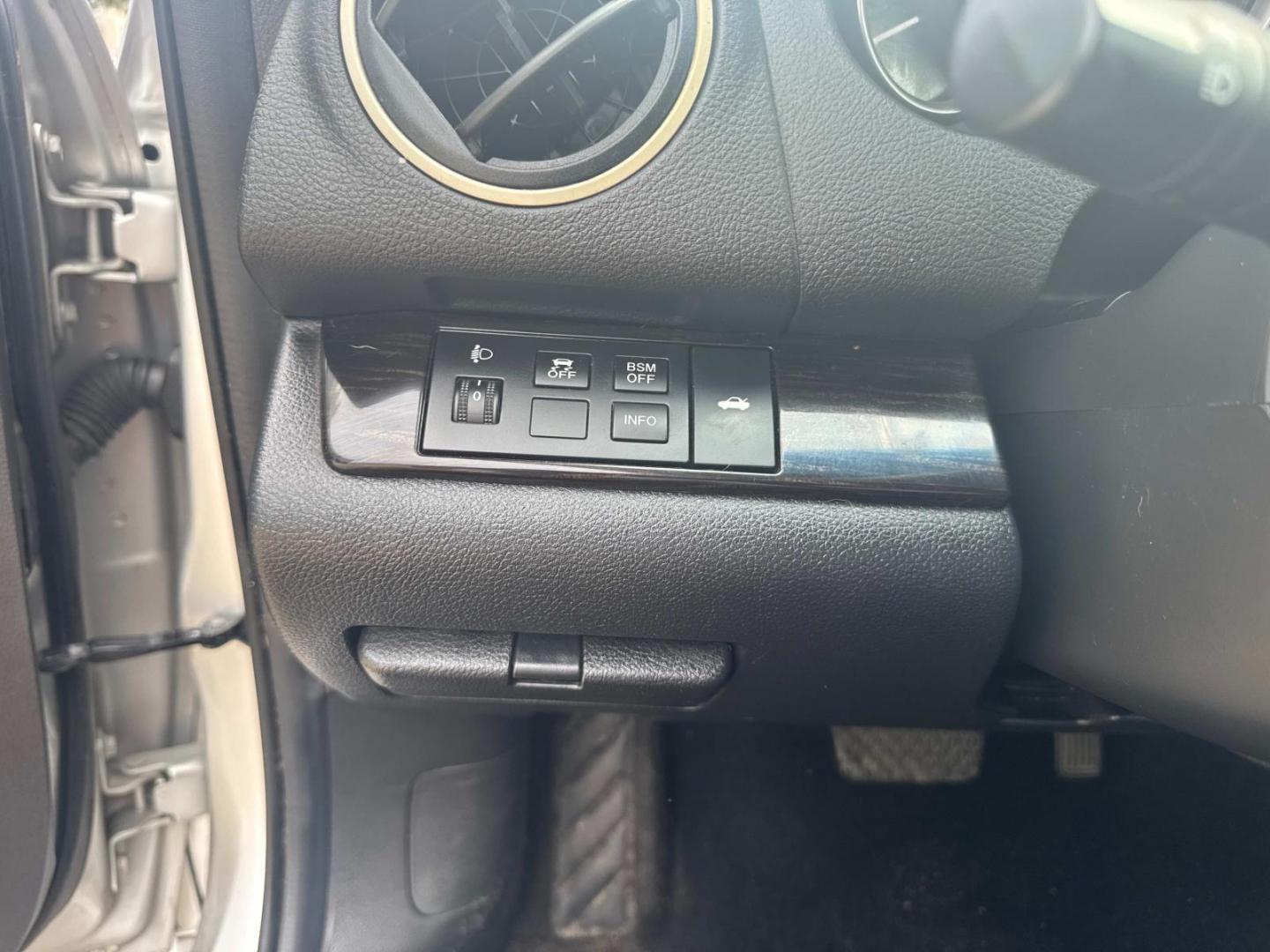 2011 Silver /Black Mazda MAZDA6 4dr Sdn Auto i Grand Touring (1YVHZ8CH4B5) , N/A transmission, located at 6904 Johnston St., Lafayette, LA, 70503, (337) 988-1960, 30.143589, -92.100601 - Photo#27