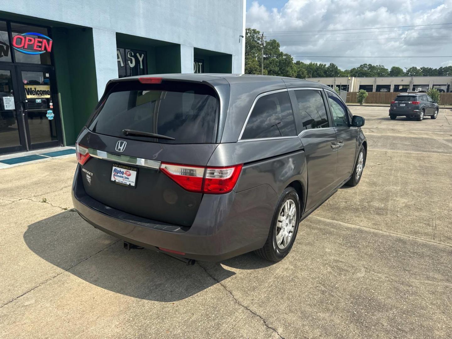 2013 Gray /Gray Honda Odyssey 5dr LX (5FNRL5H28DB) , N/A transmission, located at 6904 Johnston St., Lafayette, LA, 70503, (337) 988-1960, 30.143589, -92.100601 - Photo#11