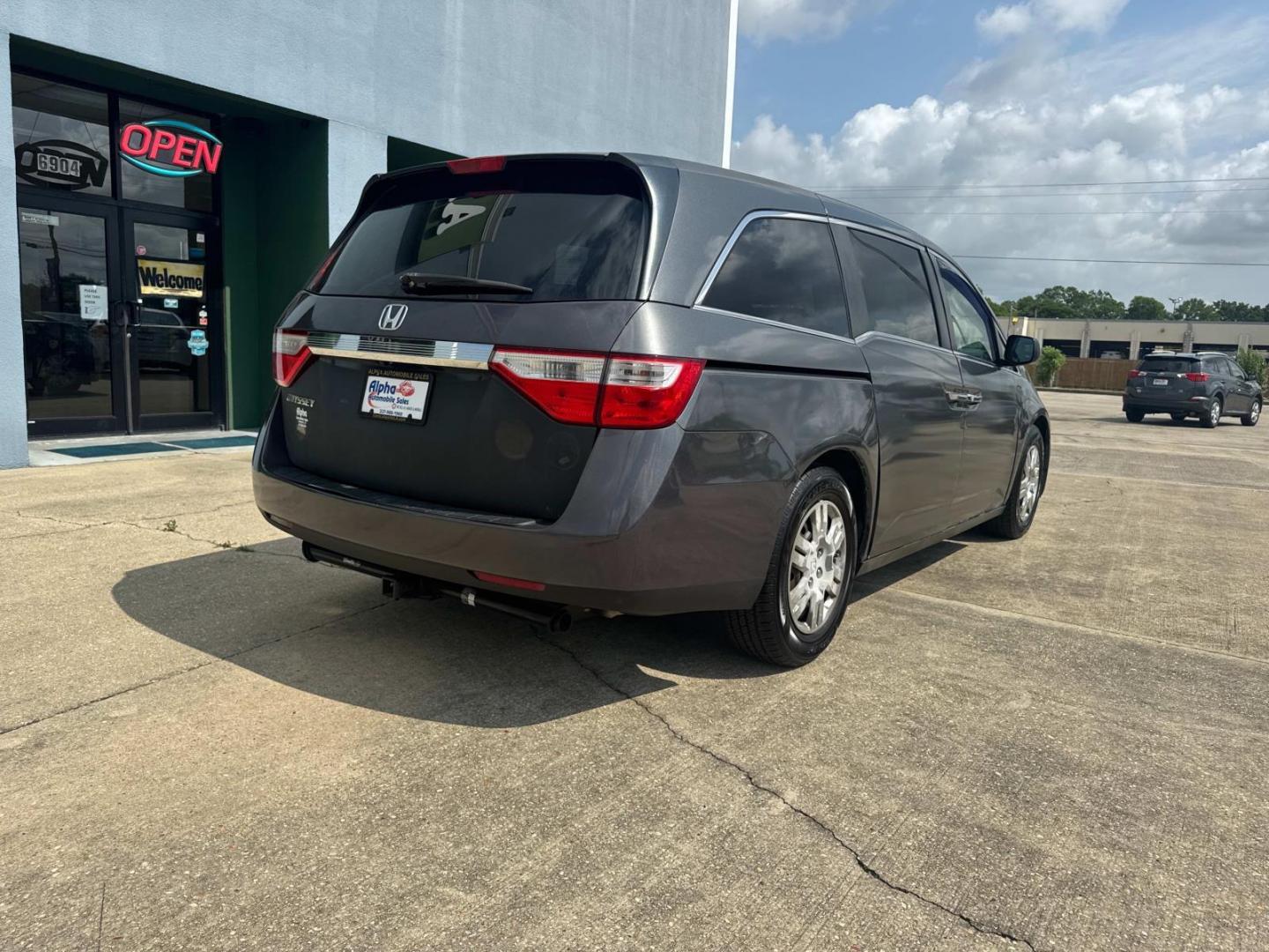 2013 Gray /Gray Honda Odyssey 5dr LX (5FNRL5H28DB) , N/A transmission, located at 6904 Johnston St., Lafayette, LA, 70503, (337) 988-1960, 30.143589, -92.100601 - Photo#12
