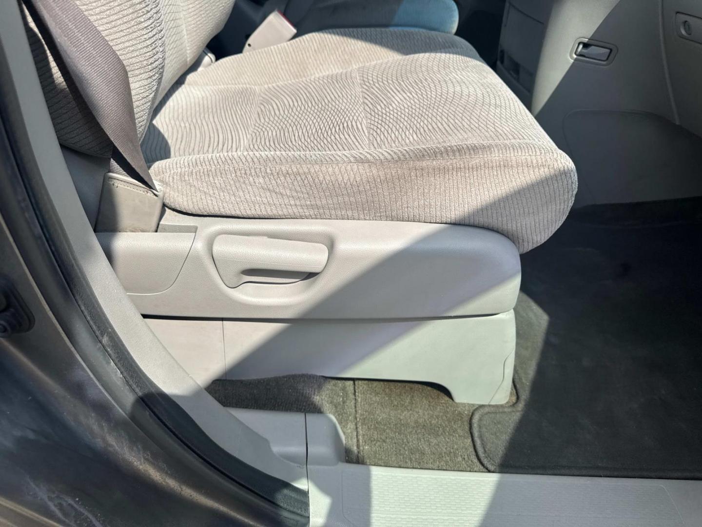 2013 Gray /Gray Honda Odyssey 5dr LX (5FNRL5H28DB) , N/A transmission, located at 6904 Johnston St., Lafayette, LA, 70503, (337) 988-1960, 30.143589, -92.100601 - Photo#15