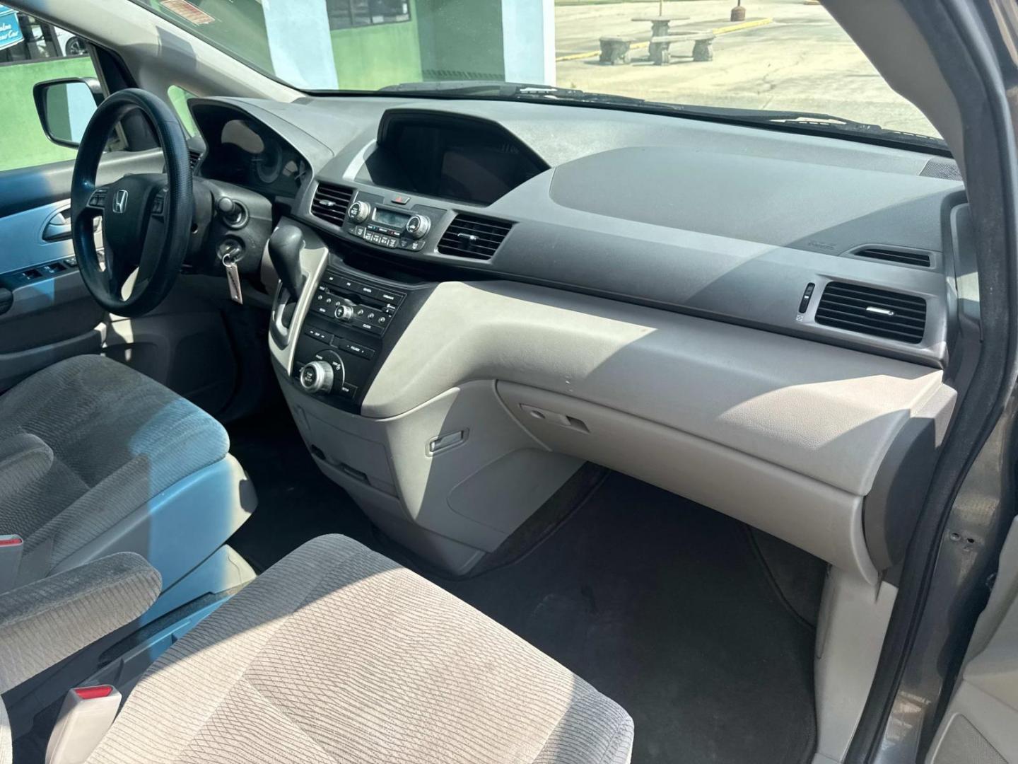 2013 Gray /Gray Honda Odyssey 5dr LX (5FNRL5H28DB) , N/A transmission, located at 6904 Johnston St., Lafayette, LA, 70503, (337) 988-1960, 30.143589, -92.100601 - Photo#16
