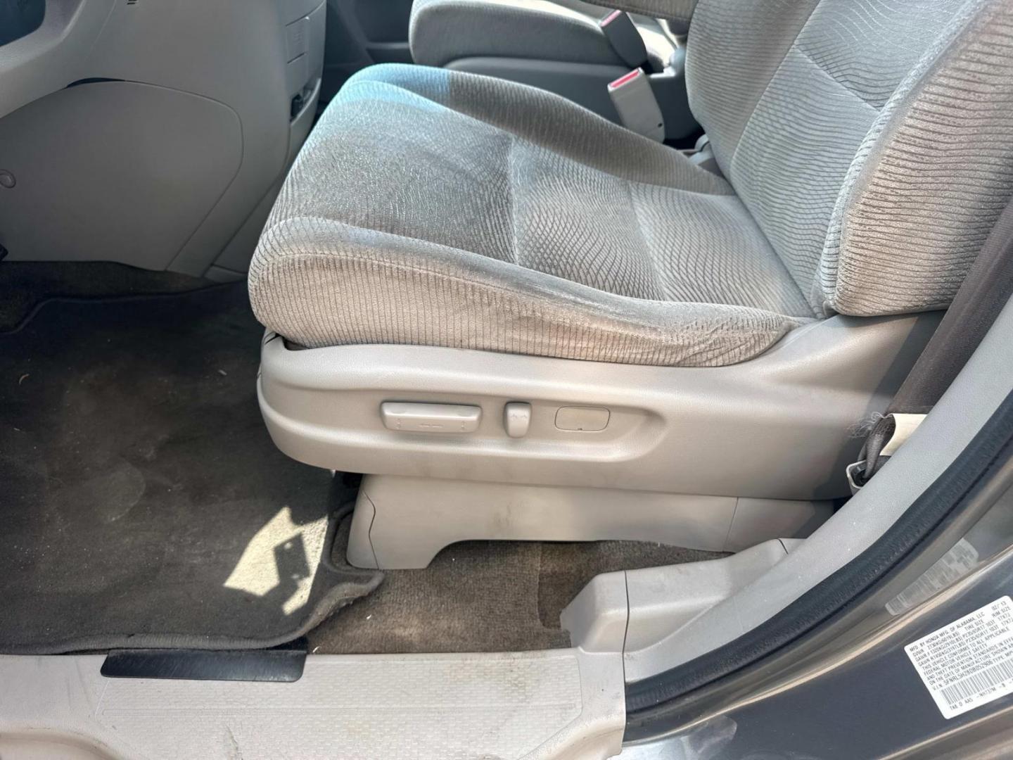 2013 Gray /Gray Honda Odyssey 5dr LX (5FNRL5H28DB) , N/A transmission, located at 6904 Johnston St., Lafayette, LA, 70503, (337) 988-1960, 30.143589, -92.100601 - Photo#22