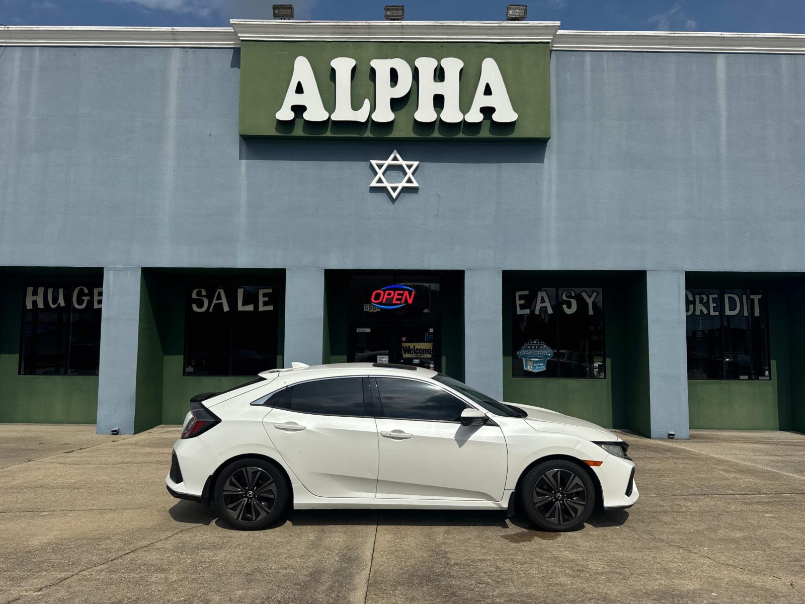 photo of 2017 Honda Civic Hatchback EX CVT