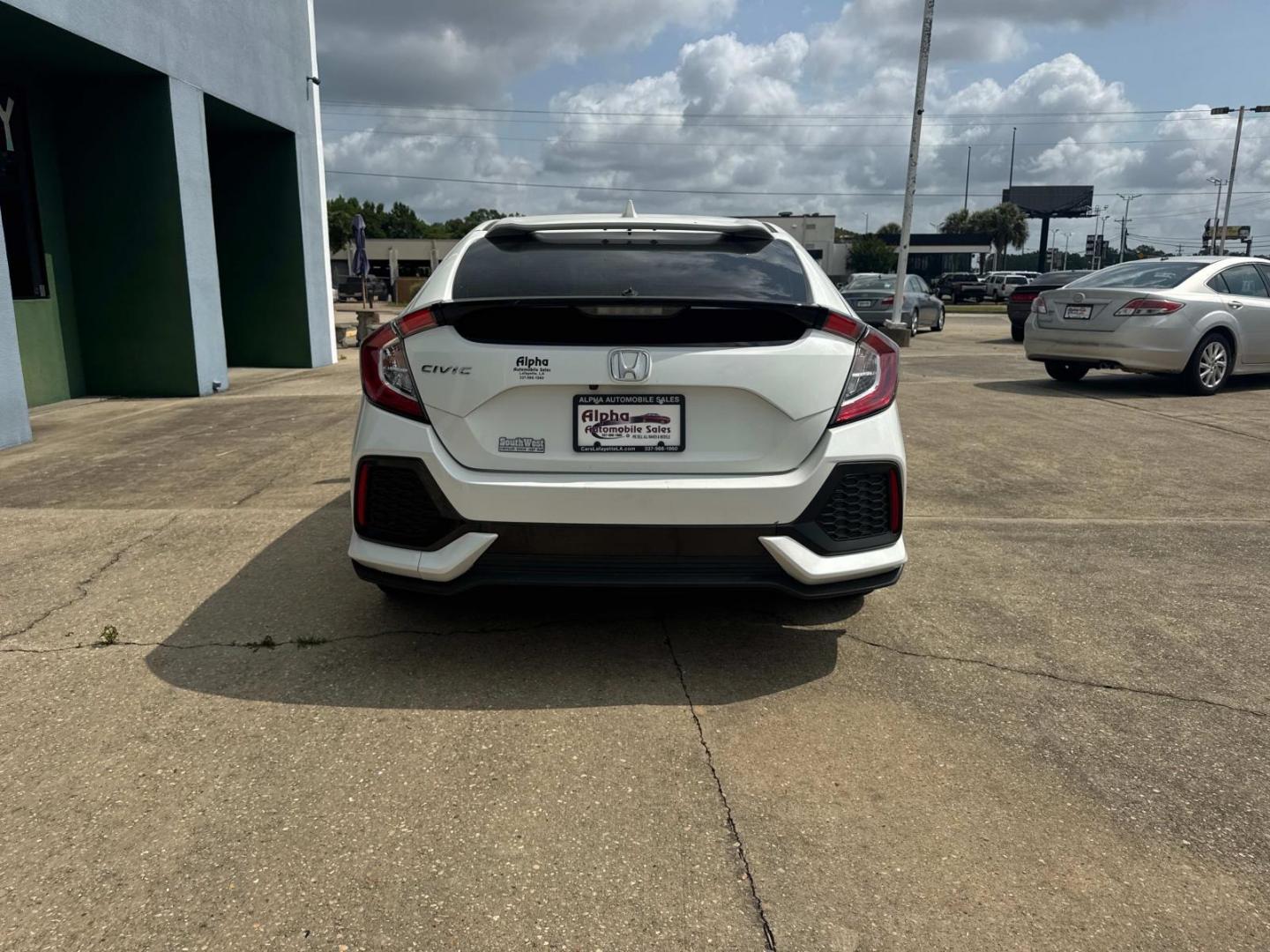 2017 White /Black Honda Civic Hatchback EX CVT (SHHFK7H50HU) , Automatic transmission, located at 6904 Johnston St., Lafayette, LA, 70503, (337) 988-1960, 30.143589, -92.100601 - Photo#10
