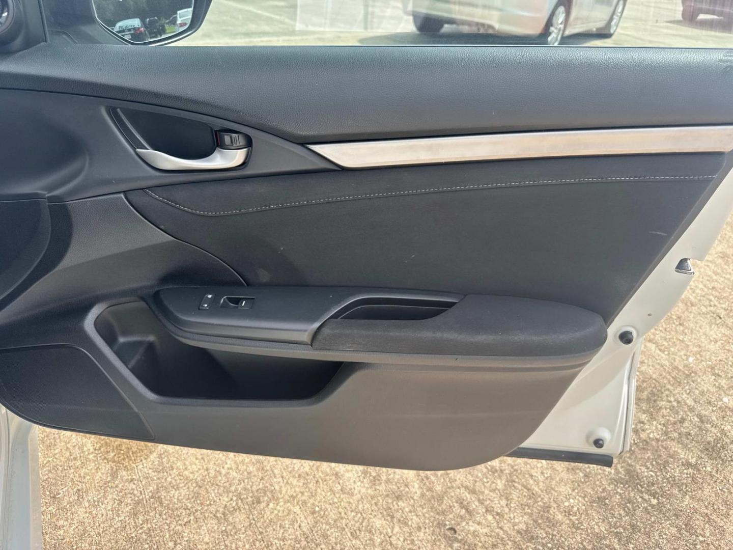 2017 White /Black Honda Civic Hatchback EX CVT (SHHFK7H50HU) , Automatic transmission, located at 6904 Johnston St., Lafayette, LA, 70503, (337) 988-1960, 30.143589, -92.100601 - Photo#18
