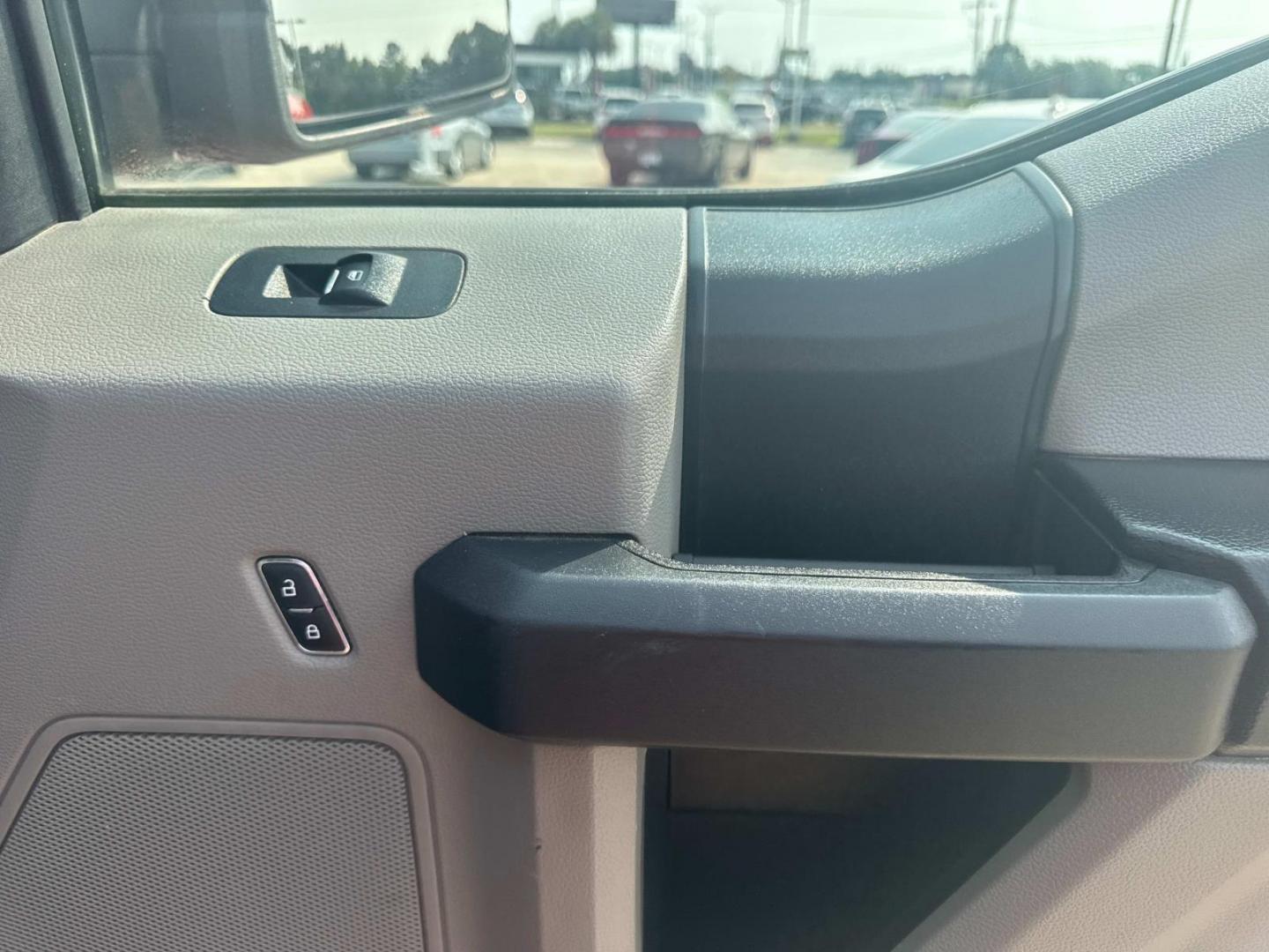 2020 Red /Gray Ford F-150 XL 2WD SuperCab 6.5' Box (1FTEX1CP2LK) , Automatic transmission, located at 6904 Johnston St., Lafayette, LA, 70503, (337) 988-1960, 30.143589, -92.100601 - Photo#17