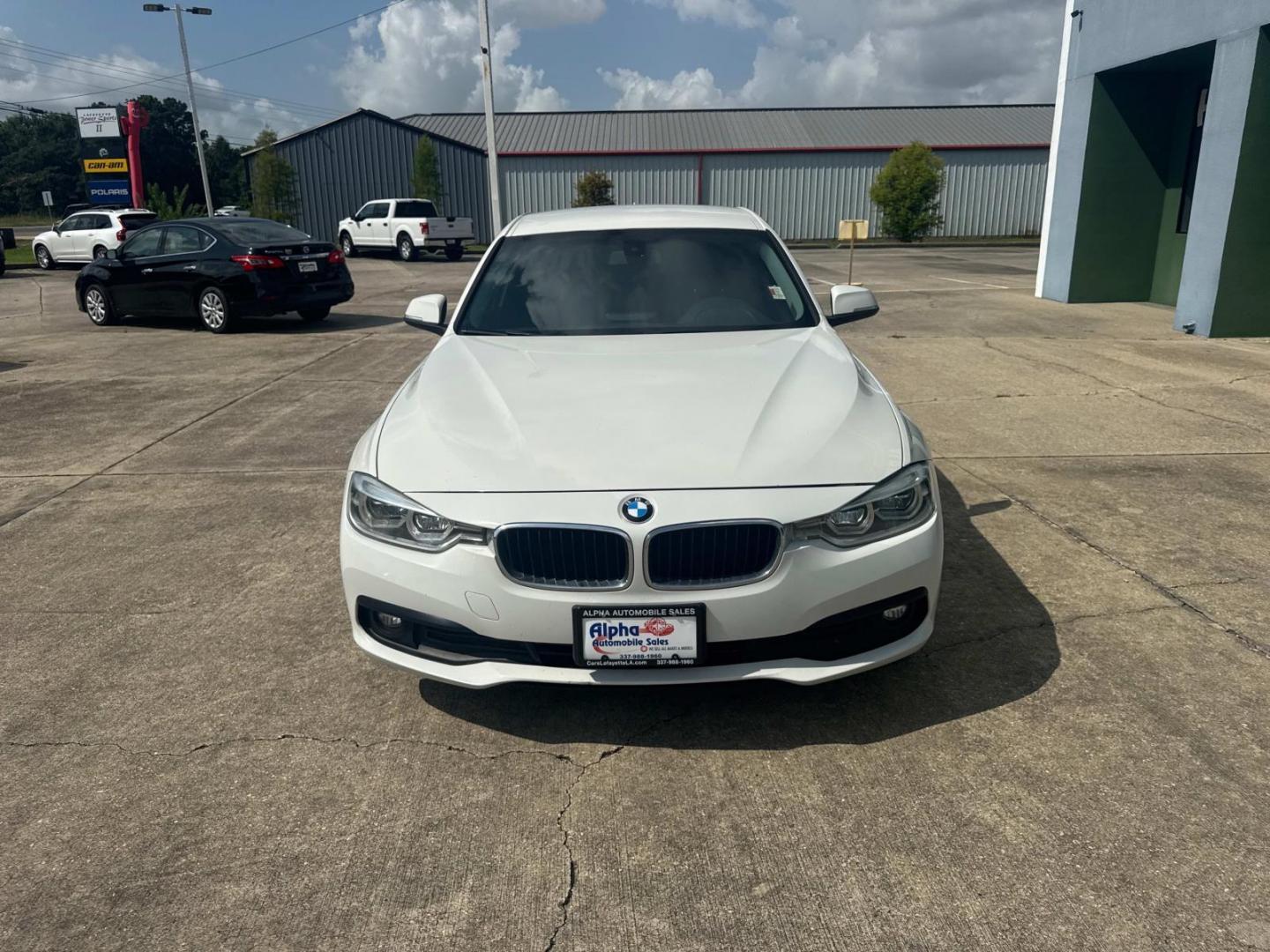 2018 White /Black BMW 3 Series 320i Sedan (WBA8A9C59JA) , N/A transmission, located at 6904 Johnston St., Lafayette, LA, 70503, (337) 988-1960, 30.143589, -92.100601 - Photo#3