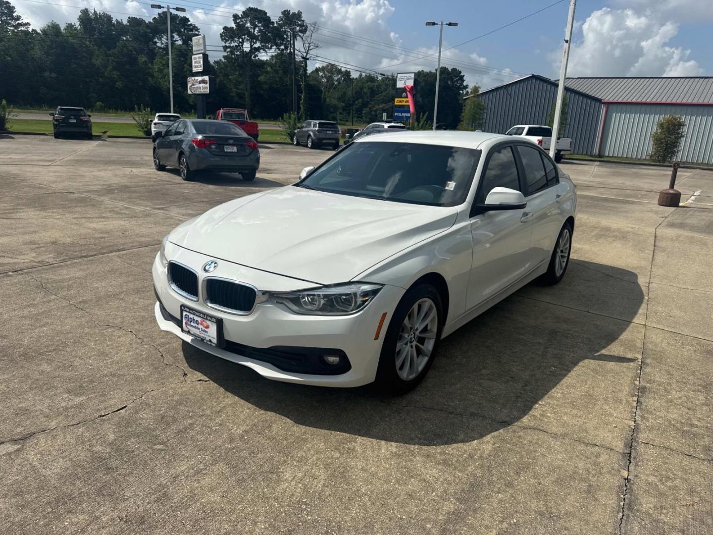 2018 White /Black BMW 3 Series 320i Sedan (WBA8A9C59JA) , N/A transmission, located at 6904 Johnston St., Lafayette, LA, 70503, (337) 988-1960, 30.143589, -92.100601 - Photo#5