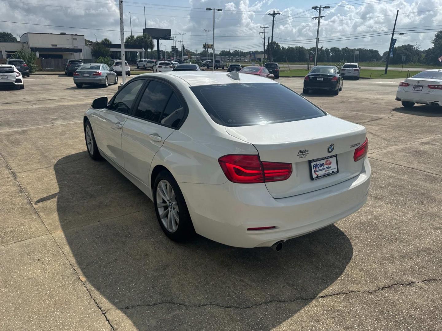 2018 White /Black BMW 3 Series 320i Sedan (WBA8A9C59JA) , N/A transmission, located at 6904 Johnston St., Lafayette, LA, 70503, (337) 988-1960, 30.143589, -92.100601 - Photo#8