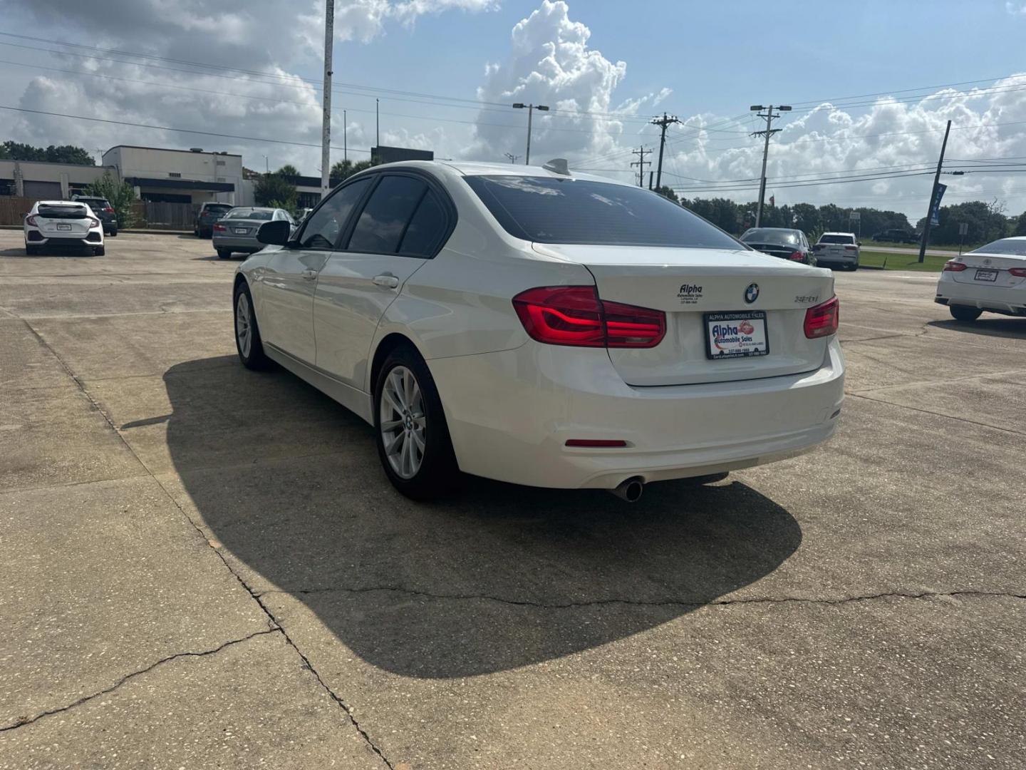 2018 White /Black BMW 3 Series 320i Sedan (WBA8A9C59JA) , N/A transmission, located at 6904 Johnston St., Lafayette, LA, 70503, (337) 988-1960, 30.143589, -92.100601 - Photo#9