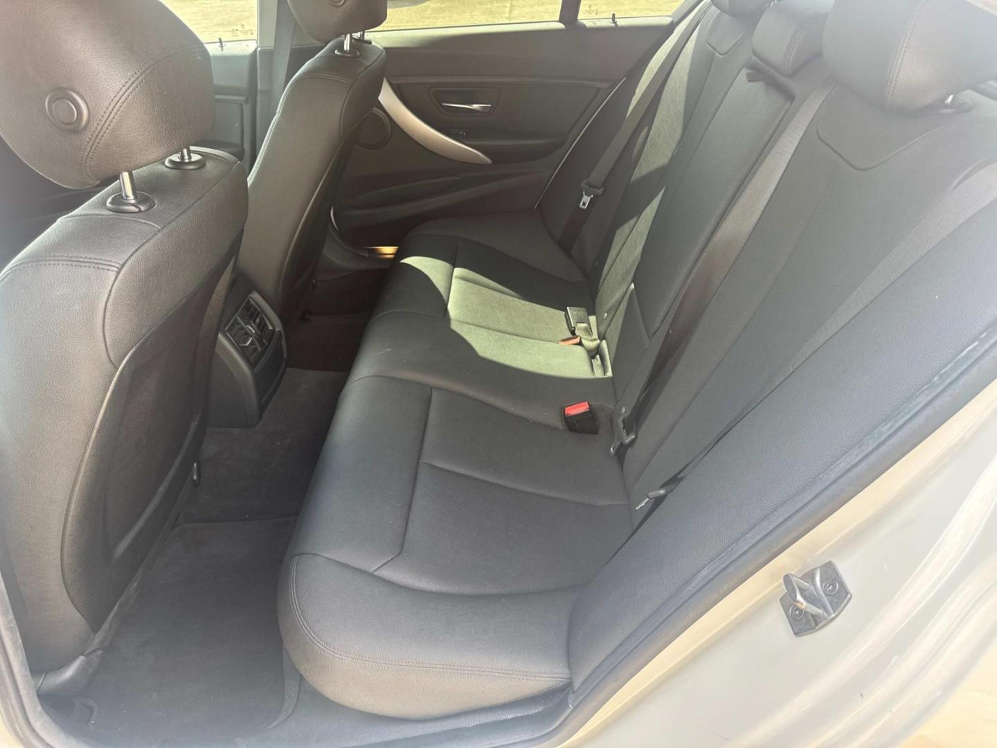 2018 White /Black BMW 3 Series 320i Sedan (WBA8A9C59JA) , N/A transmission, located at 6904 Johnston St., Lafayette, LA, 70503, (337) 988-1960, 30.143589, -92.100601 - Photo#21