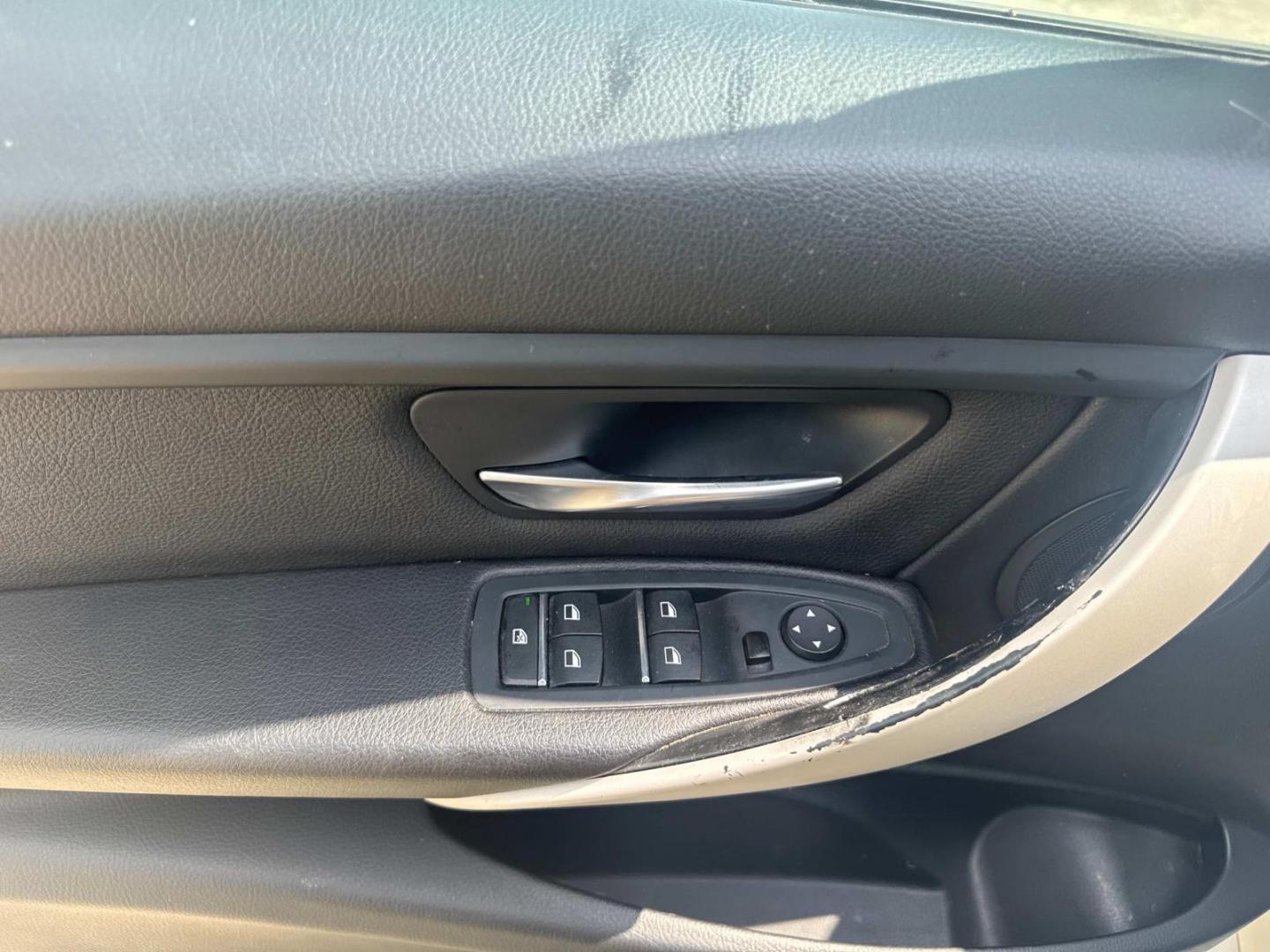 2018 White /Black BMW 3 Series 320i Sedan (WBA8A9C59JA) , N/A transmission, located at 6904 Johnston St., Lafayette, LA, 70503, (337) 988-1960, 30.143589, -92.100601 - Photo#26