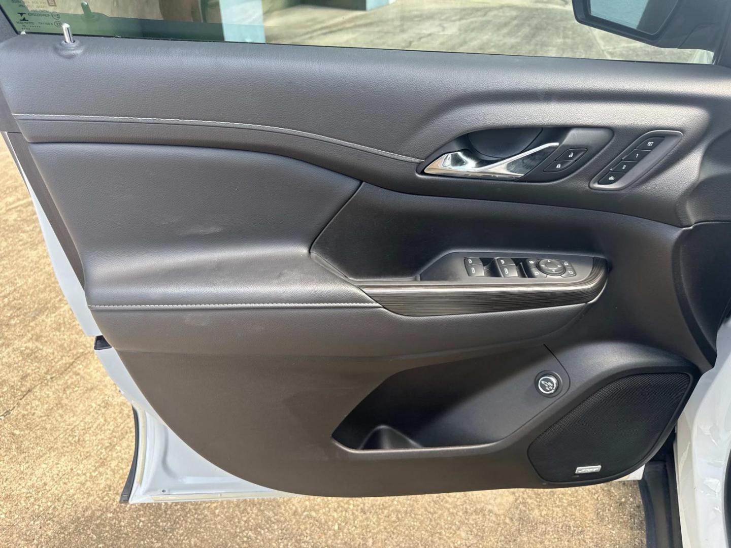 2021 White /Black GMC Acadia FWD 4dr SLT (1GKKNMLSXMZ) , N/A transmission, located at 6904 Johnston St., Lafayette, LA, 70503, (337) 988-1960, 30.143589, -92.100601 - Photo#24