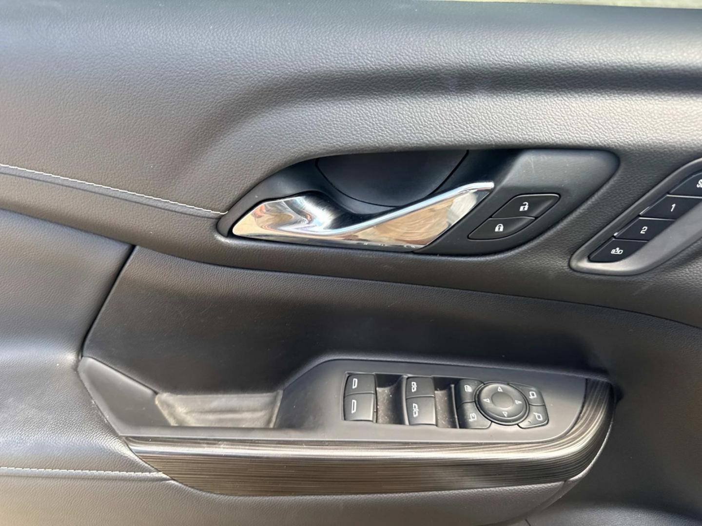 2021 White /Black GMC Acadia FWD 4dr SLT (1GKKNMLSXMZ) , N/A transmission, located at 6904 Johnston St., Lafayette, LA, 70503, (337) 988-1960, 30.143589, -92.100601 - Photo#25