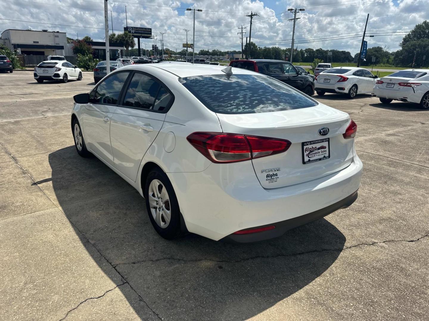 2018 White /Black Kia Forte LX Auto (3KPFK4A78JE) , N/A transmission, located at 6904 Johnston St., Lafayette, LA, 70503, (337) 988-1960, 30.143589, -92.100601 - Photo#7