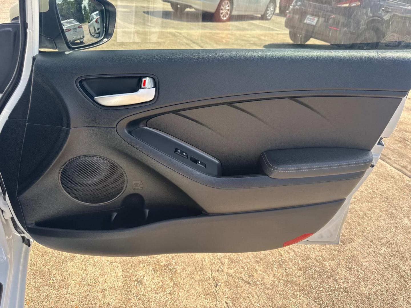 2018 White /Black Kia Forte LX Auto (3KPFK4A78JE) , N/A transmission, located at 6904 Johnston St., Lafayette, LA, 70503, (337) 988-1960, 30.143589, -92.100601 - Photo#16