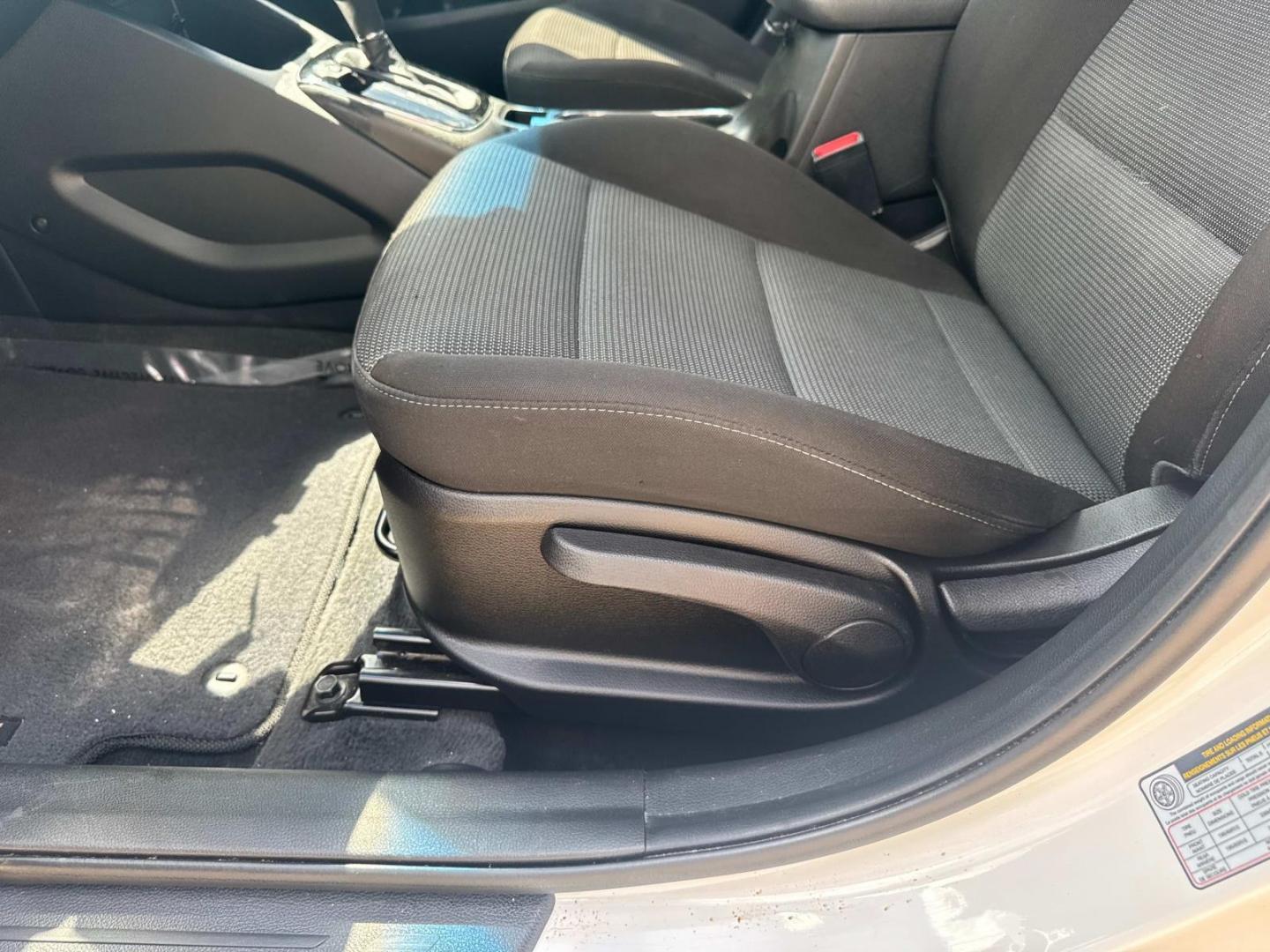 2018 White /Black Kia Forte LX Auto (3KPFK4A78JE) , N/A transmission, located at 6904 Johnston St., Lafayette, LA, 70503, (337) 988-1960, 30.143589, -92.100601 - Photo#21