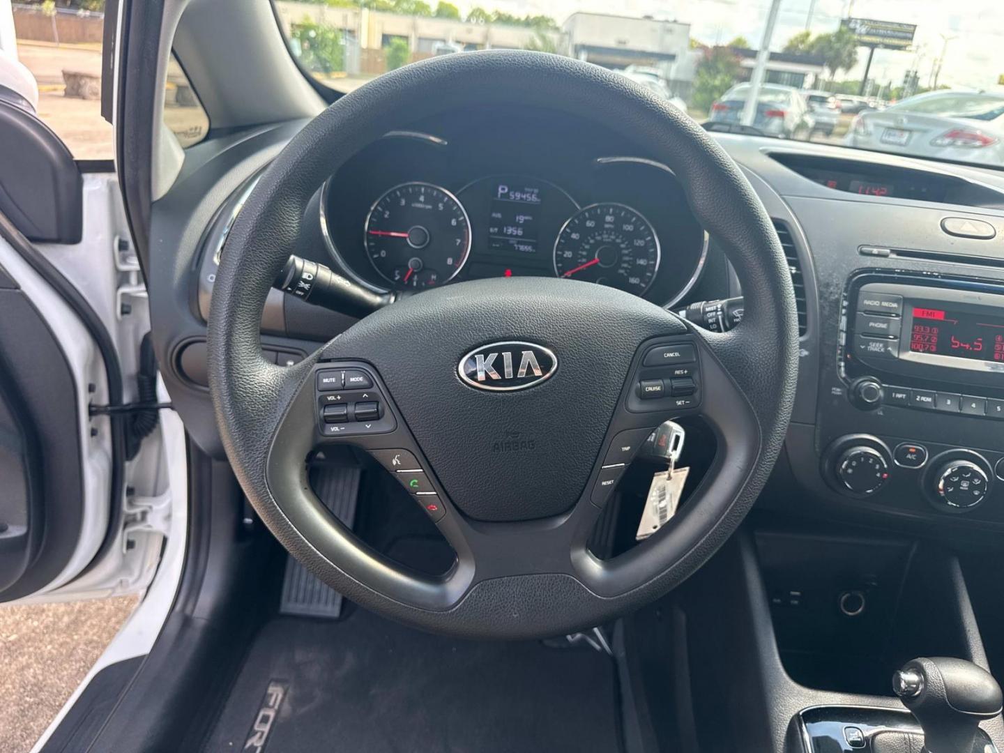 2018 White /Black Kia Forte LX Auto (3KPFK4A78JE) , N/A transmission, located at 6904 Johnston St., Lafayette, LA, 70503, (337) 988-1960, 30.143589, -92.100601 - Photo#25