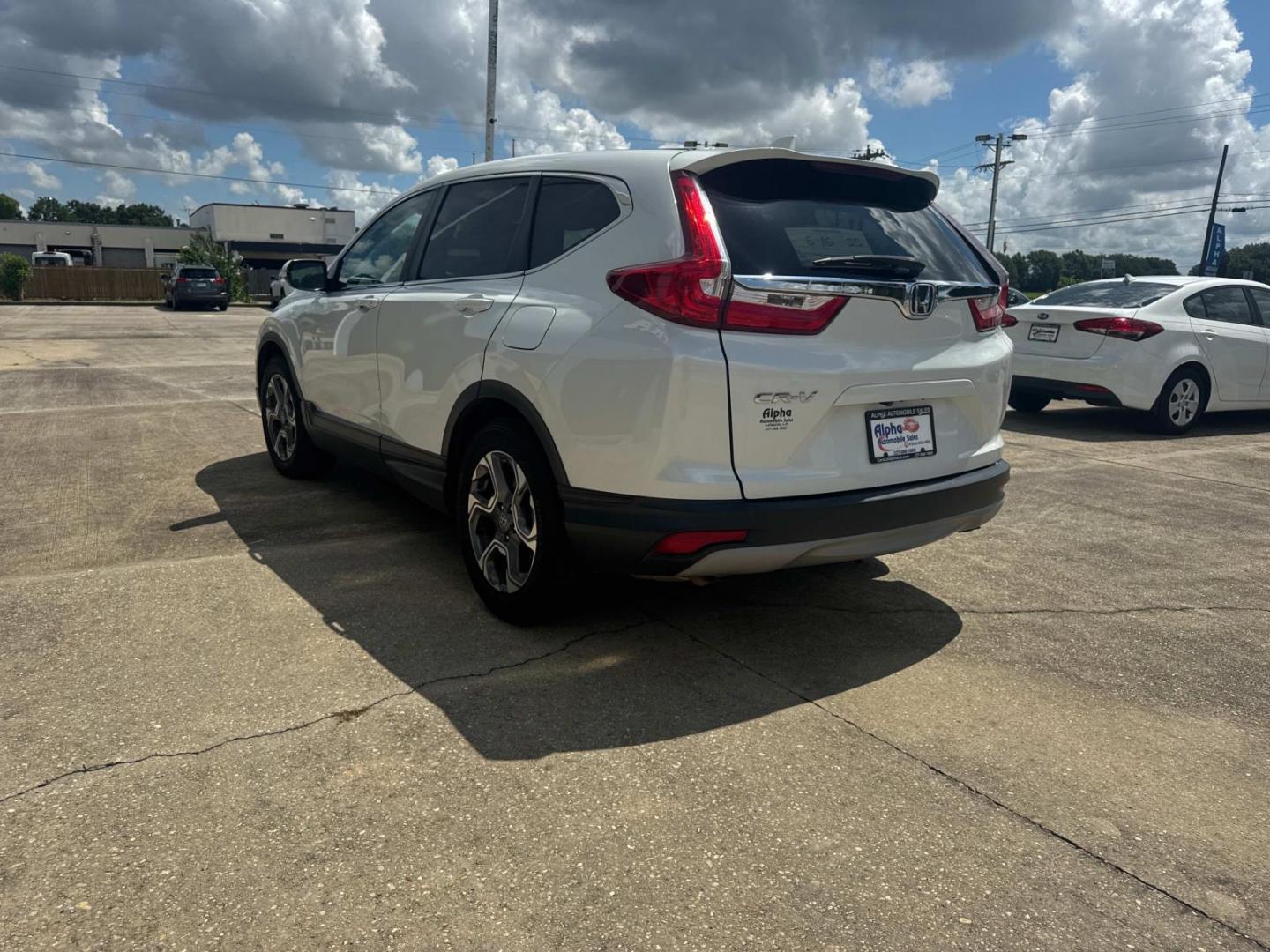 2019 White /Ivory Honda CR-V EX-L 2WD (2HKRW1H82KH) , Automatic transmission, located at 6904 Johnston St., Lafayette, LA, 70503, (337) 988-1960, 30.143589, -92.100601 - Photo#9