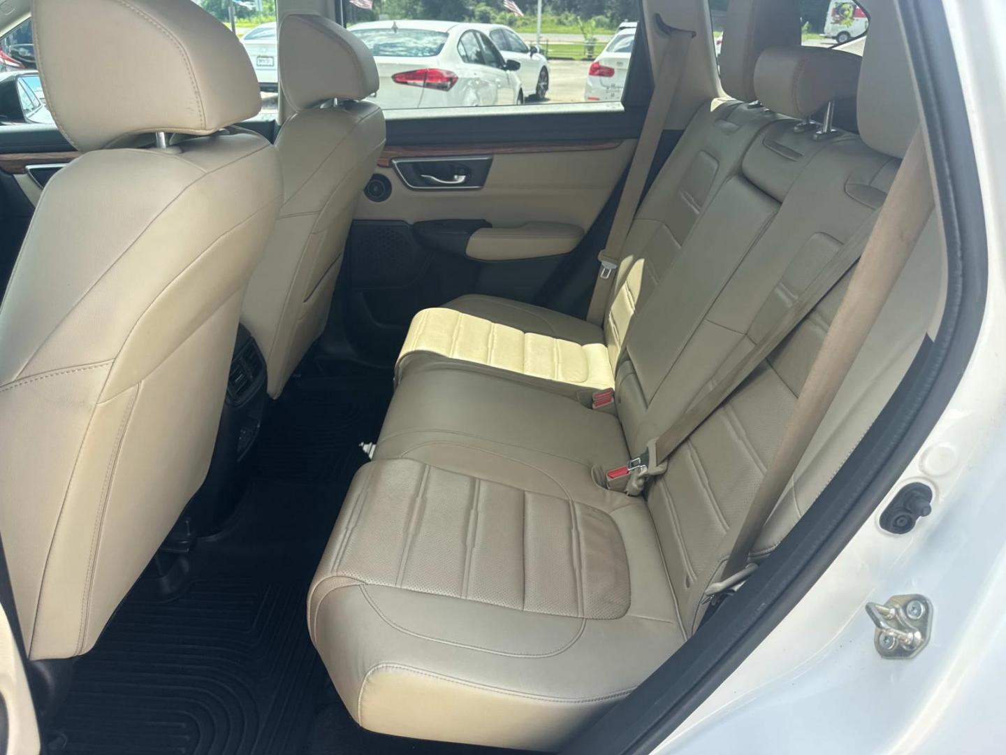 2019 White /Ivory Honda CR-V EX-L 2WD (2HKRW1H82KH) , Automatic transmission, located at 6904 Johnston St., Lafayette, LA, 70503, (337) 988-1960, 30.143589, -92.100601 - Photo#21