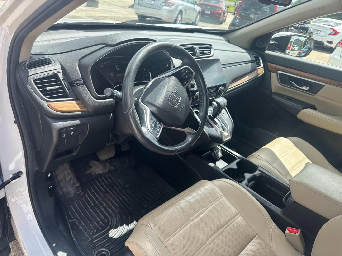 2019 White /Ivory Honda CR-V EX-L 2WD (2HKRW1H82KH) , Automatic transmission, located at 6904 Johnston St., Lafayette, LA, 70503, (337) 988-1960, 30.143589, -92.100601 - Photo#24