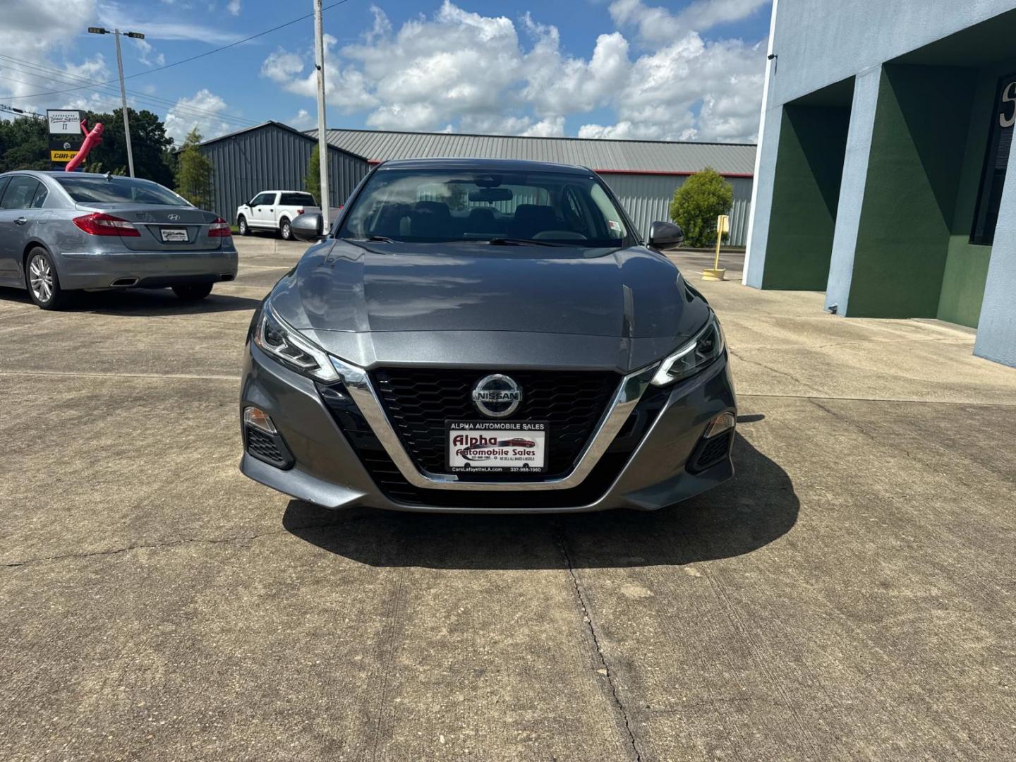 2021 Gray /Black Nissan Altima 2.5 SV Sedan (1N4BL4DV0MN) , Automatic transmission, located at 6904 Johnston St., Lafayette, LA, 70503, (337) 988-1960, 30.143589, -92.100601 - Photo#3