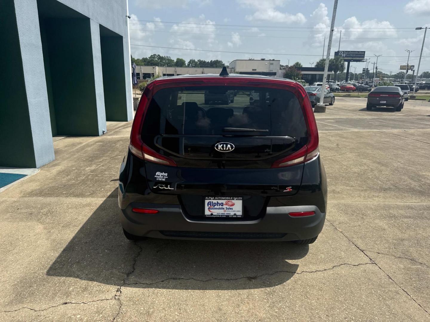 2021 Cherry Black /Black Kia Soul S IVT (KNDJ23AU1M7) , Automatic transmission, located at 6904 Johnston St., Lafayette, LA, 70503, (337) 988-1960, 30.143589, -92.100601 - Photo#10