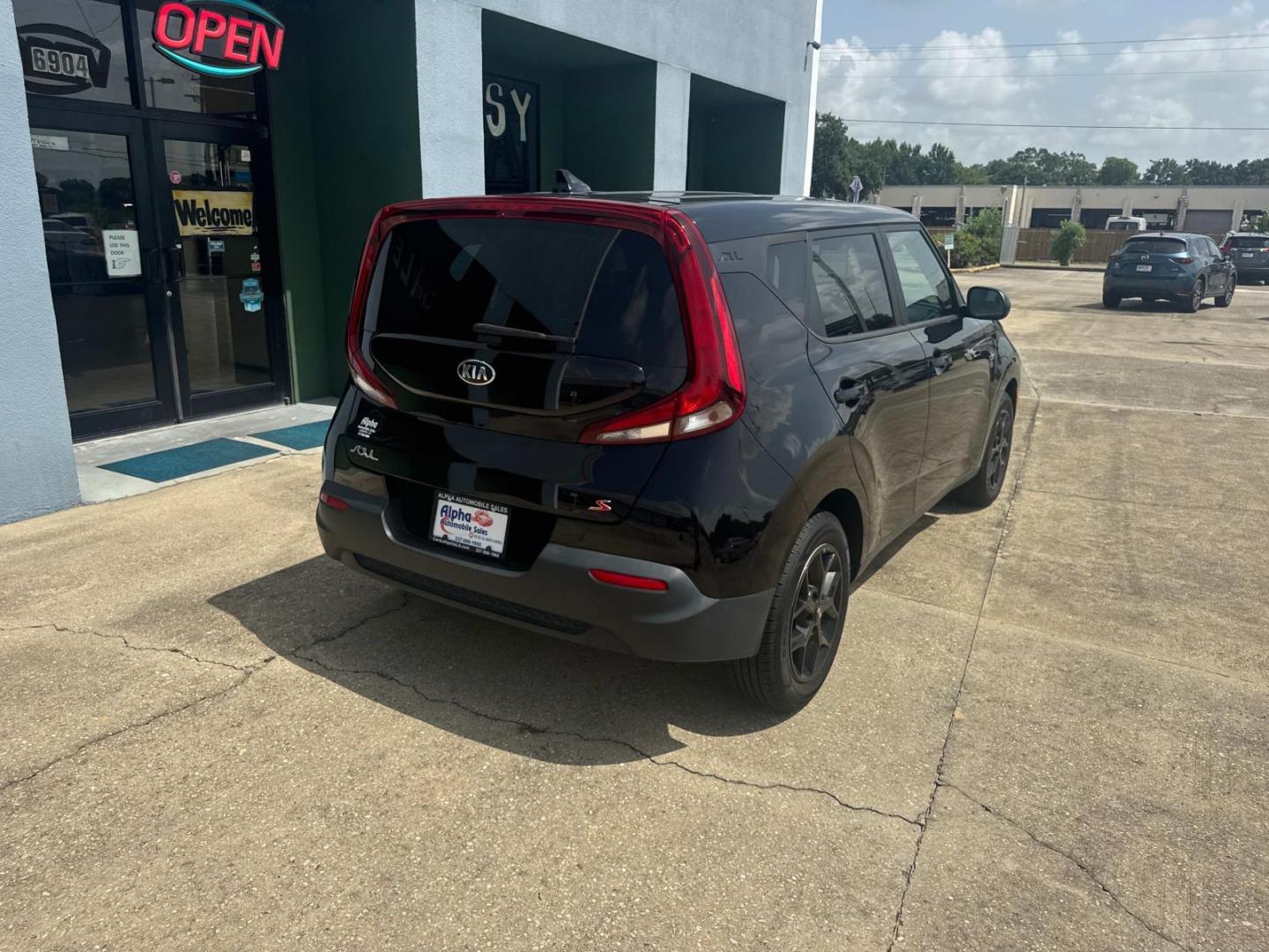 2021 Cherry Black /Black Kia Soul S IVT (KNDJ23AU1M7) , Automatic transmission, located at 6904 Johnston St., Lafayette, LA, 70503, (337) 988-1960, 30.143589, -92.100601 - Photo#12