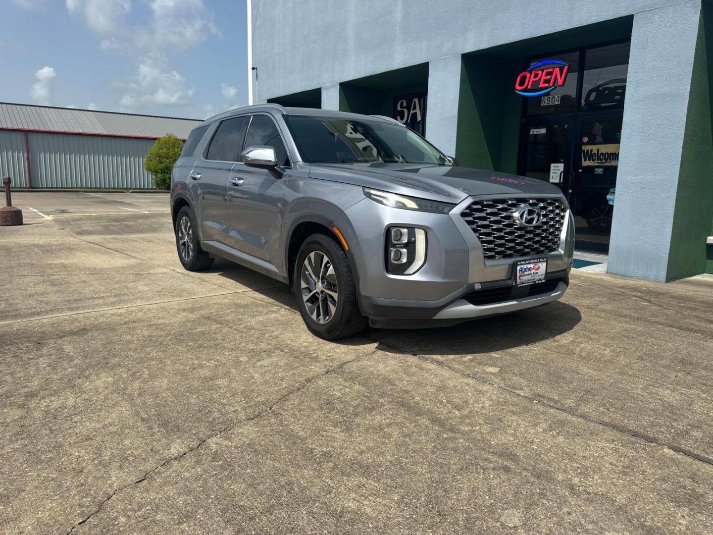 2020 Silver /Black Hyundai Palisade SEL FWD (KM8R24HE1LU) , Automatic transmission, located at 6904 Johnston St., Lafayette, LA, 70503, (337) 988-1960, 30.143589, -92.100601 - Photo#2