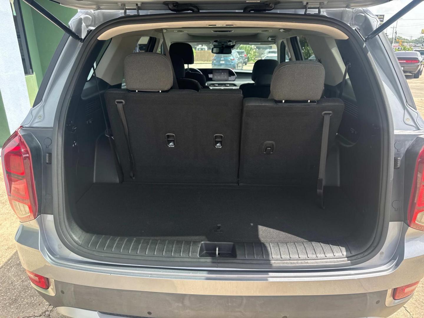2020 Silver /Black Hyundai Palisade SEL FWD (KM8R24HE1LU) , Automatic transmission, located at 6904 Johnston St., Lafayette, LA, 70503, (337) 988-1960, 30.143589, -92.100601 - Photo#14