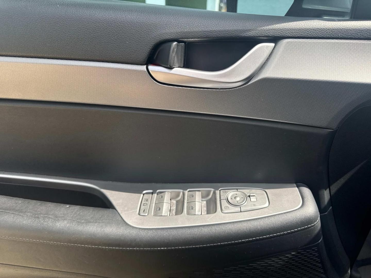 2020 Silver /Black Hyundai Palisade SEL FWD (KM8R24HE1LU) , Automatic transmission, located at 6904 Johnston St., Lafayette, LA, 70503, (337) 988-1960, 30.143589, -92.100601 - Photo#28