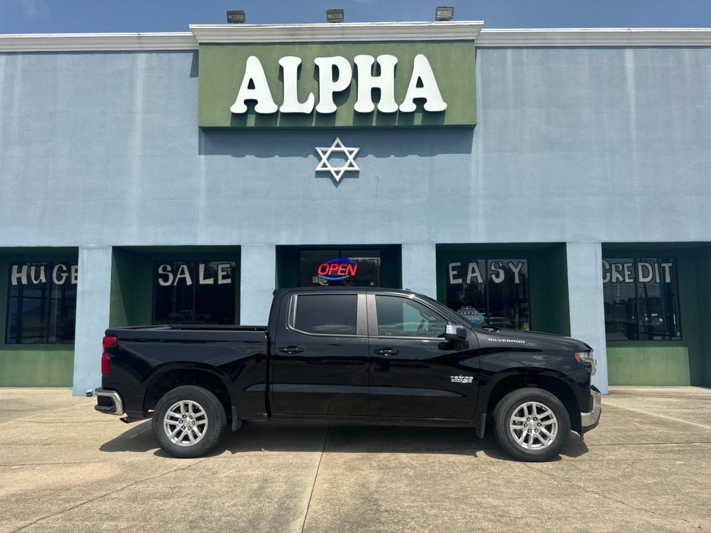 2019 Black /Jet Black Chevrolet Silverado 1500 2WD Crew Cab 147 LT (3GCPWCEKXKG) , N/A transmission, located at 6904 Johnston St., Lafayette, LA, 70503, (337) 988-1960, 30.143589, -92.100601 - Photo#0