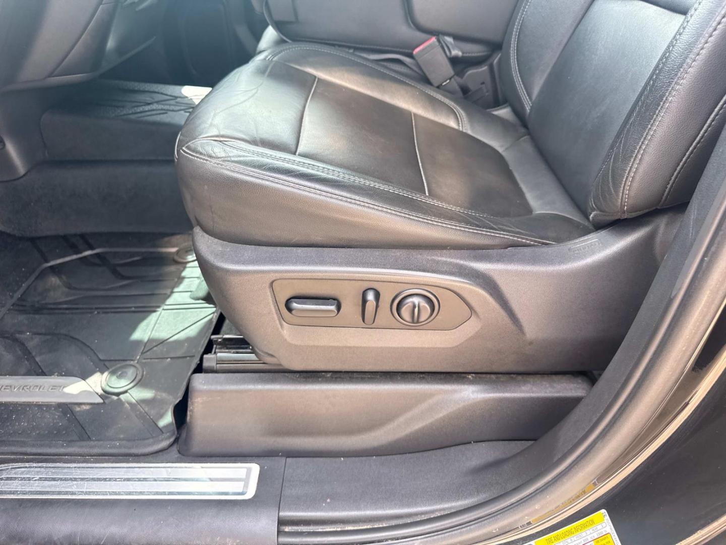 2019 Black /Jet Black Chevrolet Silverado 1500 2WD Crew Cab 147 LT (3GCPWCEKXKG) , N/A transmission, located at 6904 Johnston St., Lafayette, LA, 70503, (337) 988-1960, 30.143589, -92.100601 - Photo#23