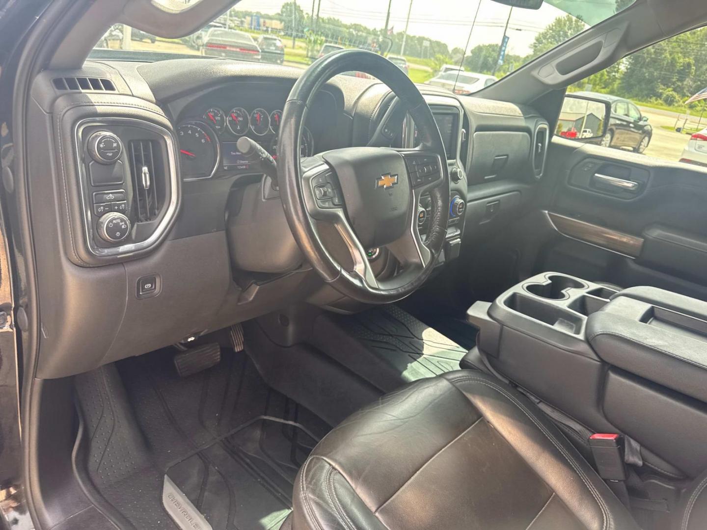 2019 Black /Jet Black Chevrolet Silverado 1500 2WD Crew Cab 147 LT (3GCPWCEKXKG) , N/A transmission, located at 6904 Johnston St., Lafayette, LA, 70503, (337) 988-1960, 30.143589, -92.100601 - Photo#24