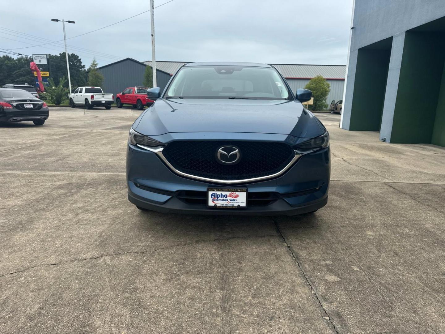 2018 Deep Crystal Blue Mica /Black Mazda CX-5 Grand Touring AWD (JM3KFBDM3J0) , Automatic transmission, located at 6904 Johnston St., Lafayette, LA, 70503, (337) 988-1960, 30.143589, -92.100601 - Photo#4