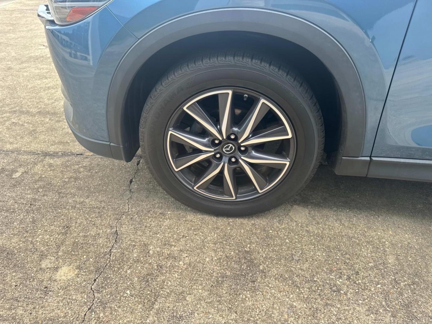2018 Deep Crystal Blue Mica /Black Mazda CX-5 Grand Touring AWD (JM3KFBDM3J0) , Automatic transmission, located at 6904 Johnston St., Lafayette, LA, 70503, (337) 988-1960, 30.143589, -92.100601 - Photo#7
