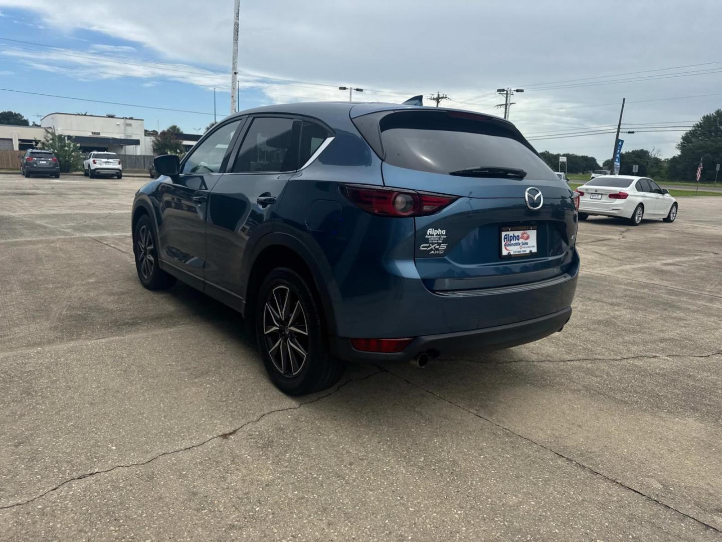 2018 Deep Crystal Blue Mica /Black Mazda CX-5 Grand Touring AWD (JM3KFBDM3J0) , Automatic transmission, located at 6904 Johnston St., Lafayette, LA, 70503, (337) 988-1960, 30.143589, -92.100601 - Photo#9