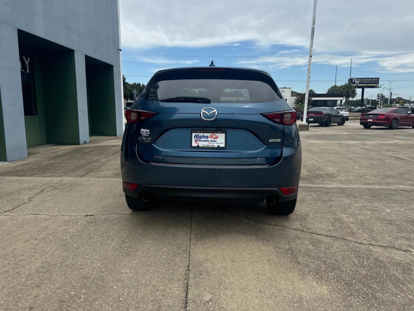2018 Deep Crystal Blue Mica /Black Mazda CX-5 Grand Touring AWD (JM3KFBDM3J0) , Automatic transmission, located at 6904 Johnston St., Lafayette, LA, 70503, (337) 988-1960, 30.143589, -92.100601 - Photo#11