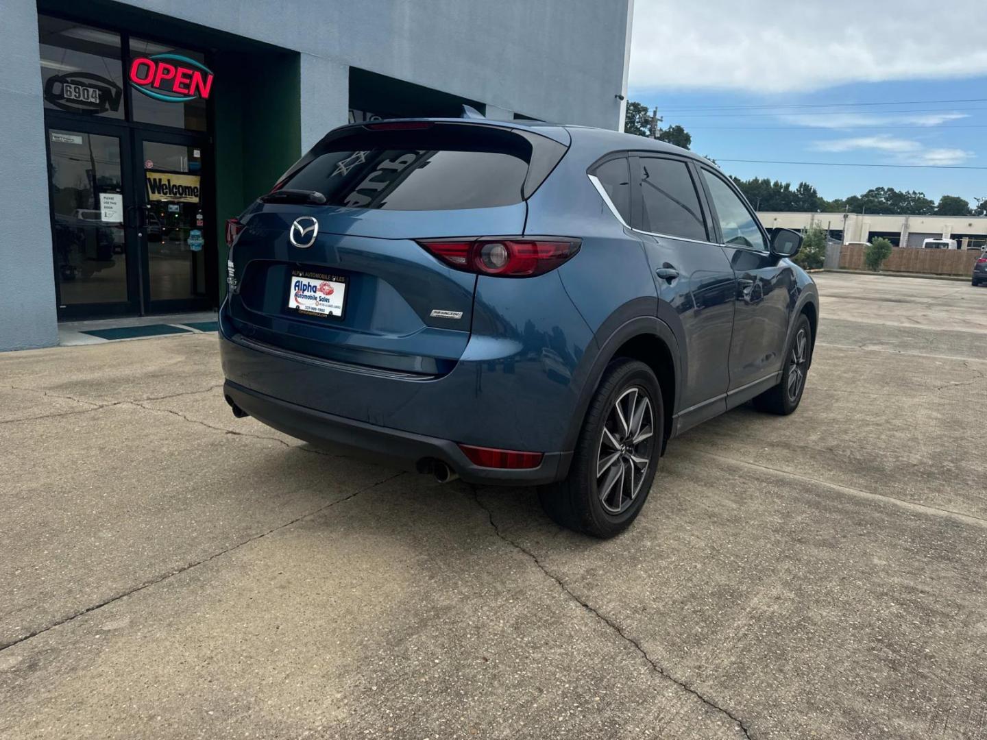 2018 Deep Crystal Blue Mica /Black Mazda CX-5 Grand Touring AWD (JM3KFBDM3J0) , Automatic transmission, located at 6904 Johnston St., Lafayette, LA, 70503, (337) 988-1960, 30.143589, -92.100601 - Photo#13