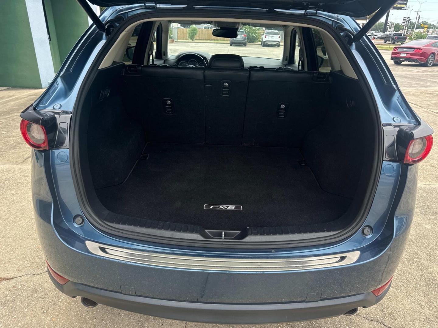 2018 Deep Crystal Blue Mica /Black Mazda CX-5 Grand Touring AWD (JM3KFBDM3J0) , Automatic transmission, located at 6904 Johnston St., Lafayette, LA, 70503, (337) 988-1960, 30.143589, -92.100601 - Photo#14
