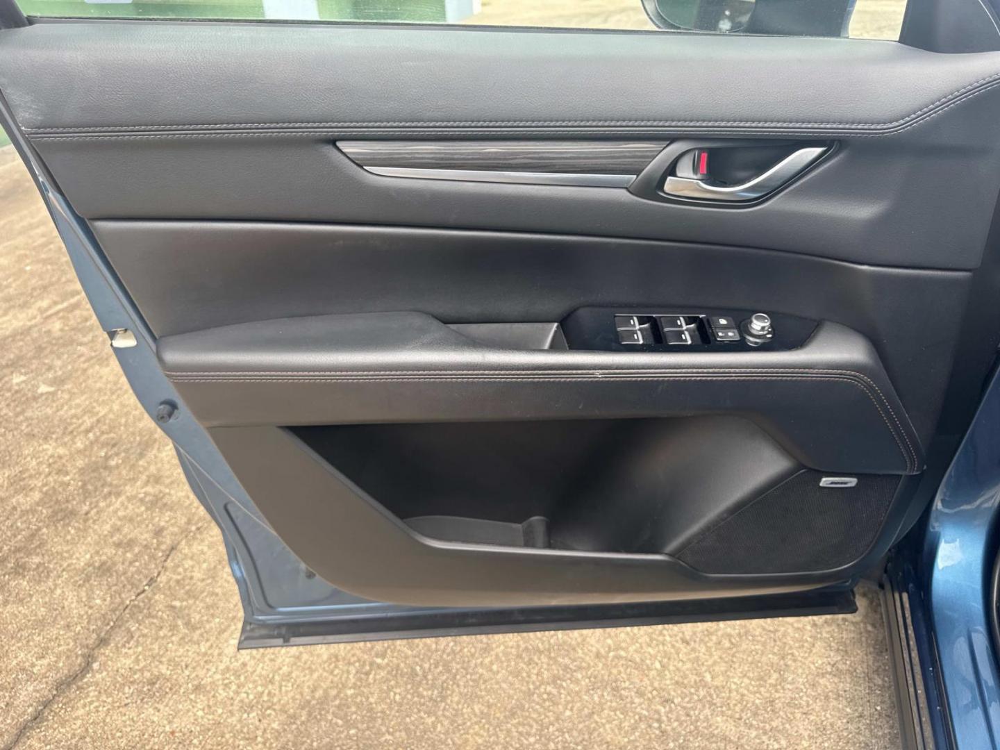 2018 Deep Crystal Blue Mica /Black Mazda CX-5 Grand Touring AWD (JM3KFBDM3J0) , Automatic transmission, located at 6904 Johnston St., Lafayette, LA, 70503, (337) 988-1960, 30.143589, -92.100601 - Photo#25