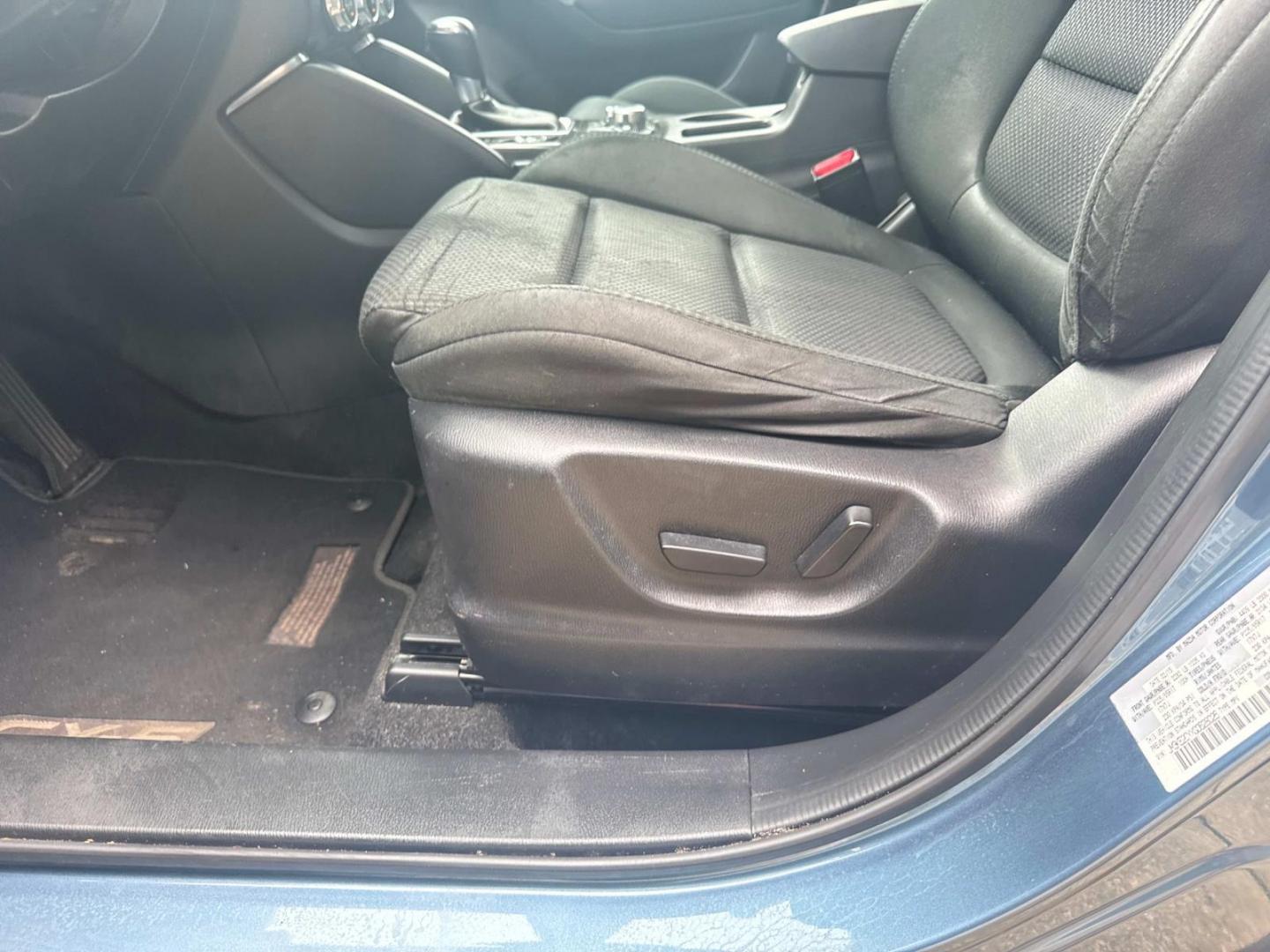 2016 Blue Reflex Mica /Black Mazda CX-5 FWD 4dr Auto Touring (JM3KE2CYXG0) , Automatic transmission, located at 6904 Johnston St., Lafayette, LA, 70503, (337) 988-1960, 30.143589, -92.100601 - Photo#23