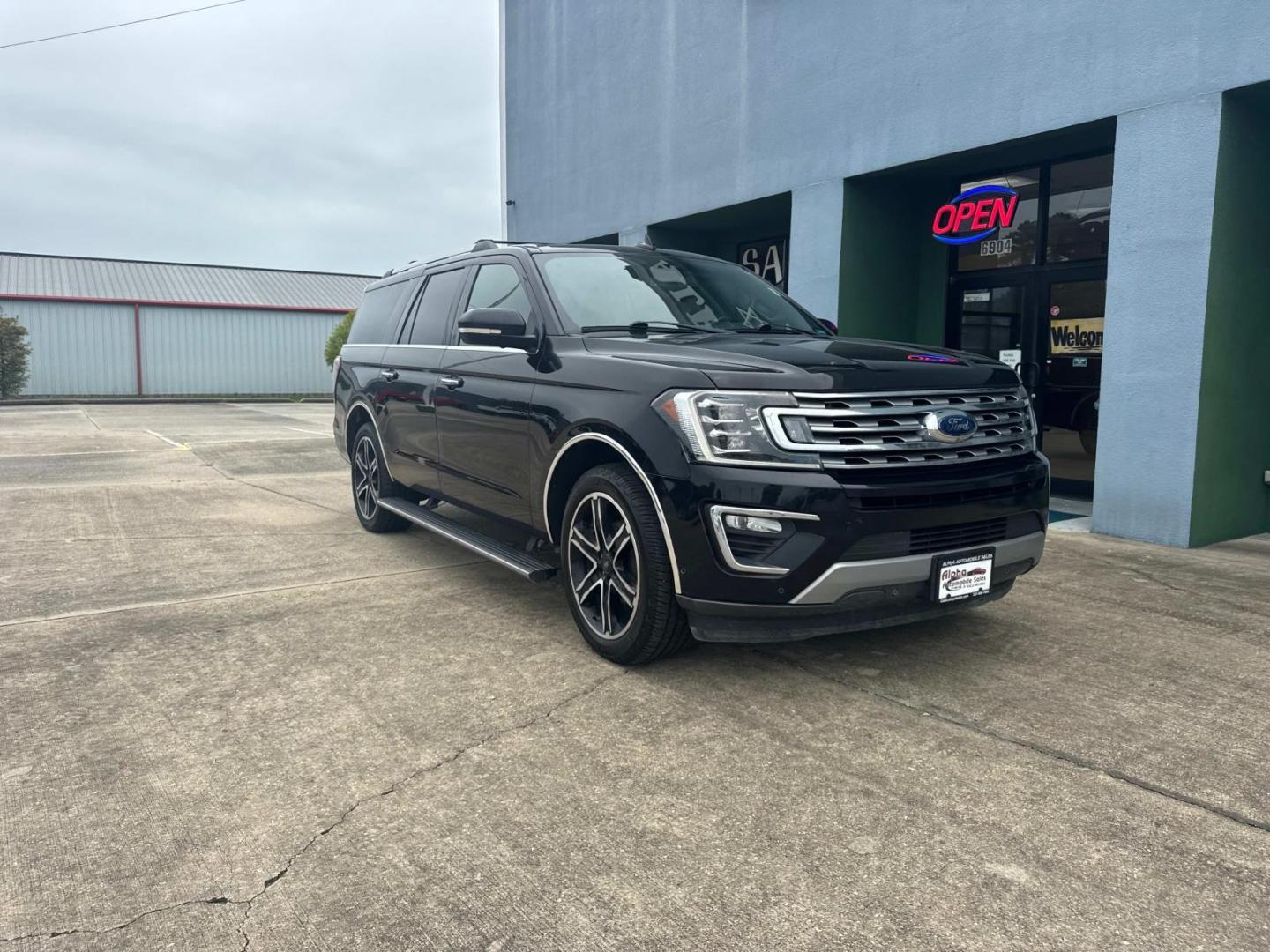 2020 Agate Black /Ebony Ford Expedition Max Limited 4x2 (1FMJK1KT0LE) , N/A transmission, located at 6904 Johnston St., Lafayette, LA, 70503, (337) 988-1960, 30.143589, -92.100601 - Photo#2
