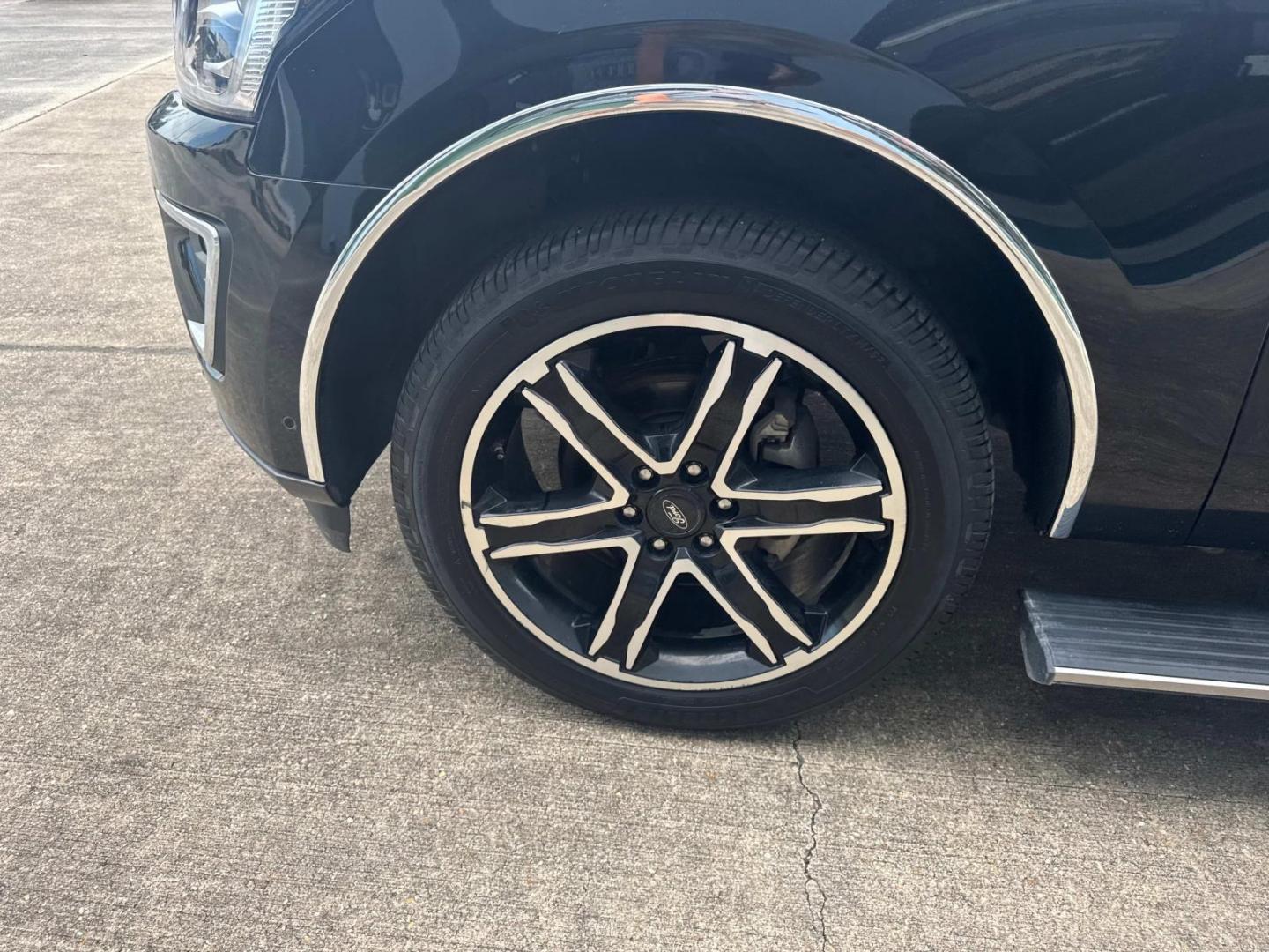 2020 Agate Black /Ebony Ford Expedition Max Limited 4x2 (1FMJK1KT0LE) , N/A transmission, located at 6904 Johnston St., Lafayette, LA, 70503, (337) 988-1960, 30.143589, -92.100601 - Photo#7