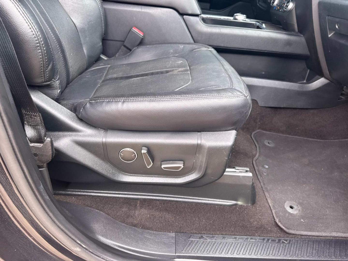 2020 Agate Black /Ebony Ford Expedition Max Limited 4x2 (1FMJK1KT0LE) , N/A transmission, located at 6904 Johnston St., Lafayette, LA, 70503, (337) 988-1960, 30.143589, -92.100601 - Photo#18