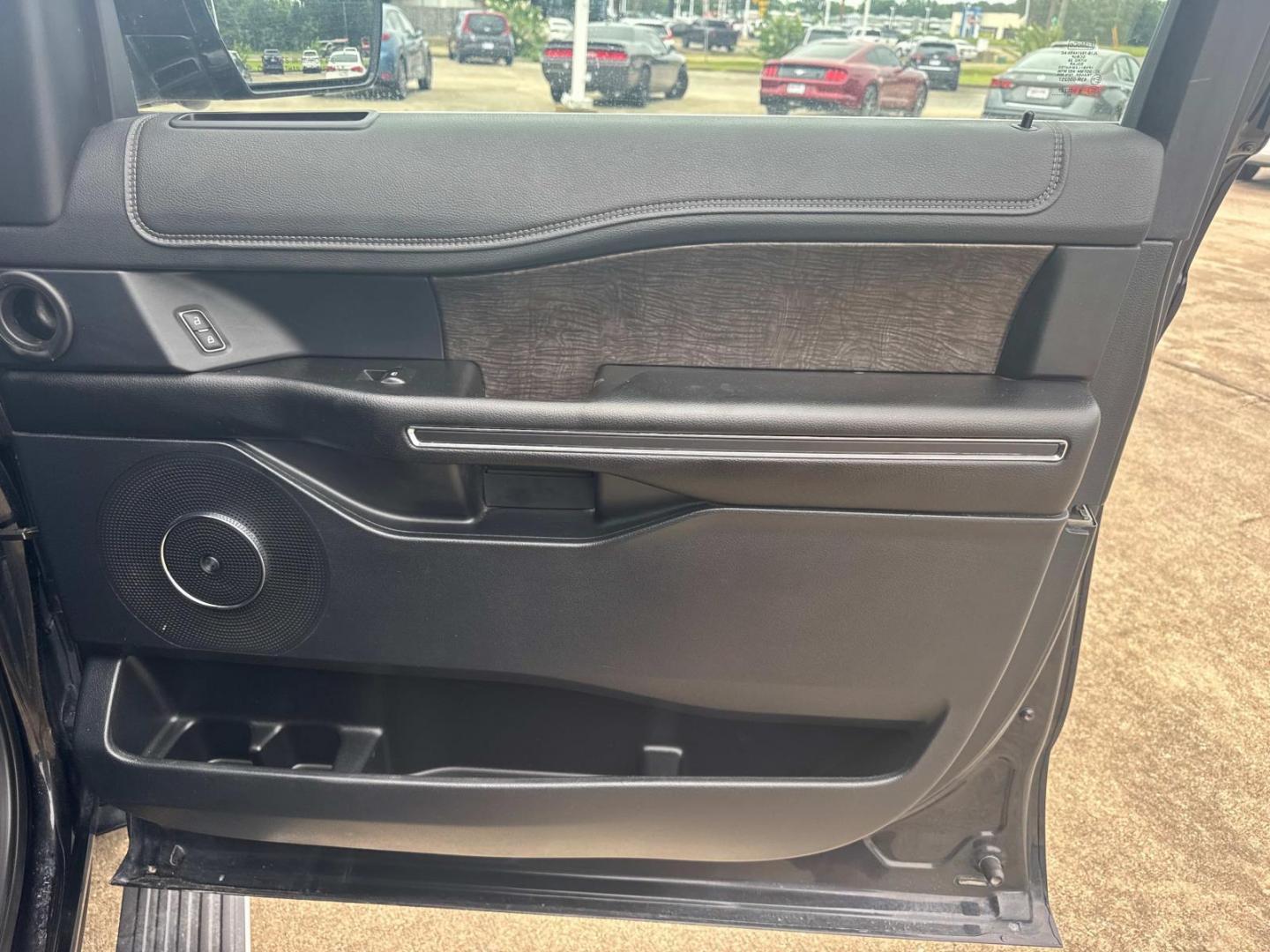 2020 Agate Black /Ebony Ford Expedition Max Limited 4x2 (1FMJK1KT0LE) , N/A transmission, located at 6904 Johnston St., Lafayette, LA, 70503, (337) 988-1960, 30.143589, -92.100601 - Photo#20