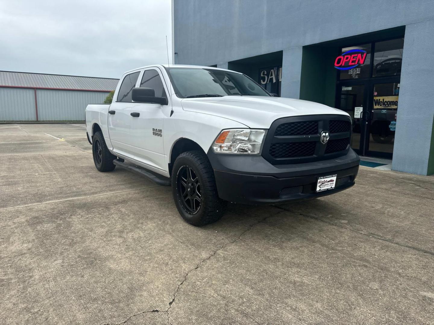 2017 Bright White Clearcoat /Diesel Gray/Black Ram 1500 Tradesman 4x2 Crew Cab 5'7 Box (1C6RR6KG9HS) , N/A transmission, located at 6904 Johnston St., Lafayette, LA, 70503, (337) 988-1960, 30.143589, -92.100601 - Photo#2
